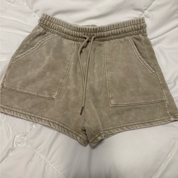 Manifest Offline Pants - Casual Comfort Women's Athletic Shorts in Taupe